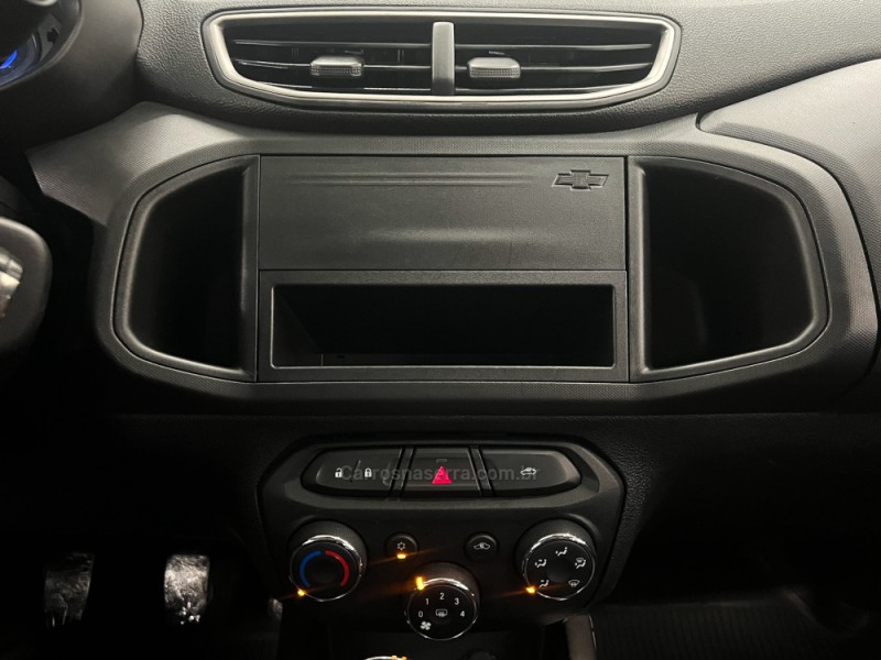 ONIX 1.4 MPFI LT 8V FLEX 4P MANUAL - 2016 - FLORES DA CUNHA