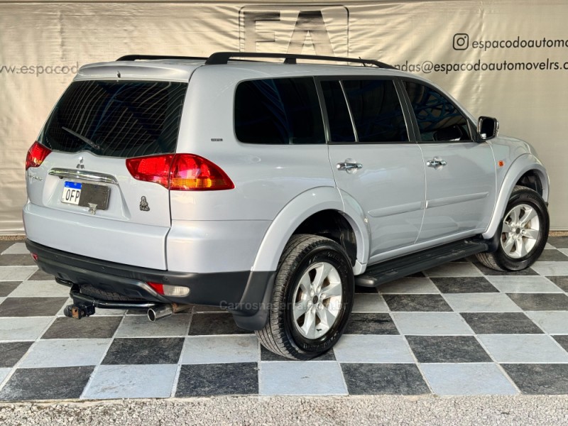 PAJERO DAKAR 3.2 HPE 4X4 7 LUGARES 16V TURBO INTERCOOLER DIESEL 4P AUTOMÁTICO - 2013 - NOVA PRATA