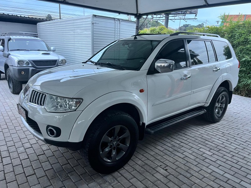 pajero dakar 3.5 hpe 7 lugares 4x4 v6 24v flex 4p automatico 2013 caxias do sul