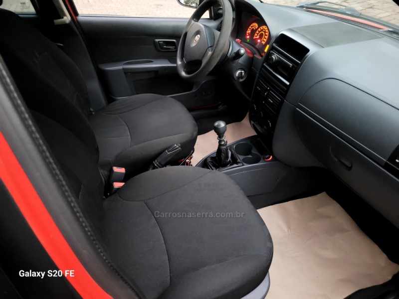 SIENA 1.0 MPI EL CELEBRATION 8V FLEX 4P MANUAL - 2012 - NOVA PRATA