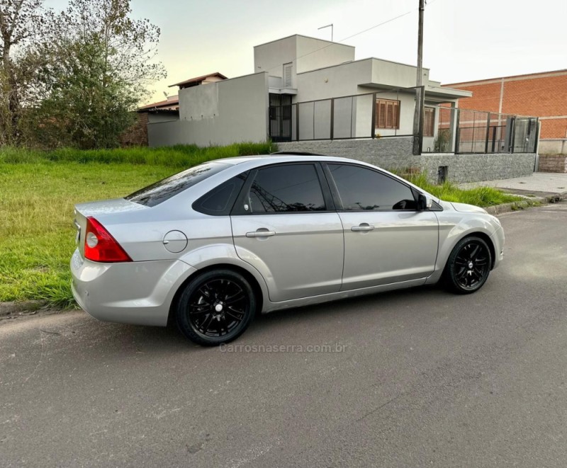 FOCUS 2.0 GHIA 16V FLEX 4P AUTOMÁTICO - 2010 - CAMPO BOM