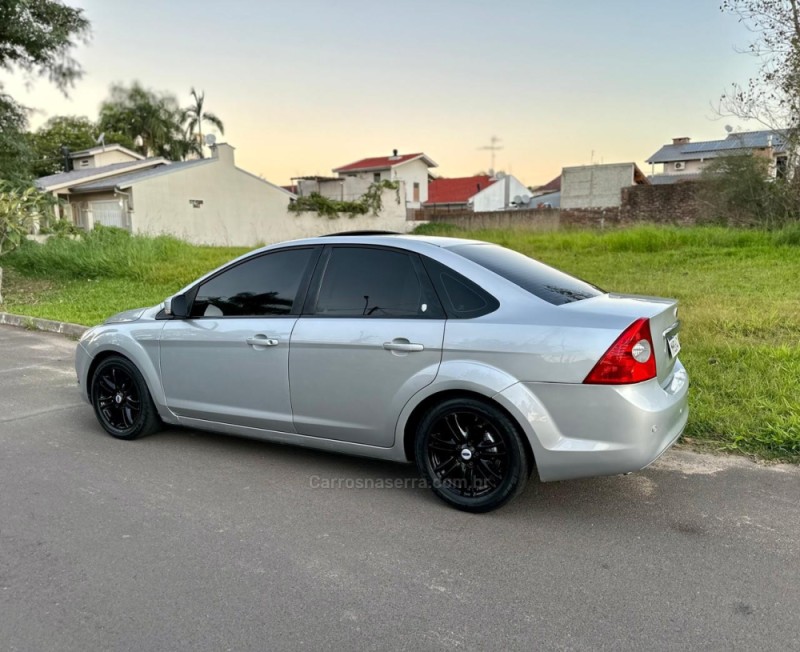 FOCUS 2.0 GHIA 16V FLEX 4P AUTOMÁTICO - 2010 - CAMPO BOM