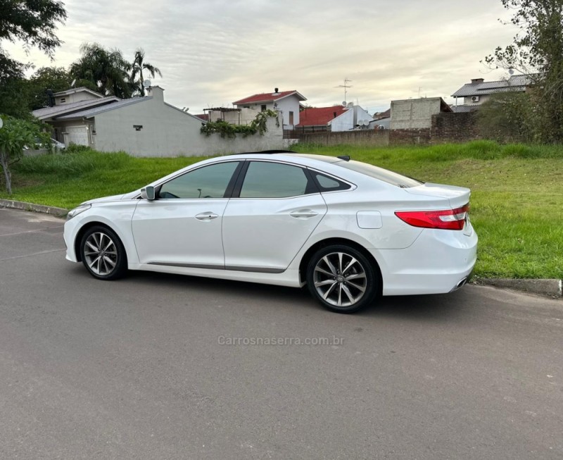 AZERA 3.0 MPFI GLS V6 24V GASOLINA 4P AUTOMÁTICO - 2015 - CAMPO BOM