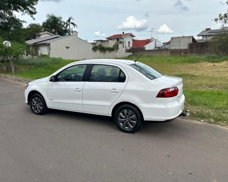 VOYAGE 1.6 MI TREND 8V FLEX 4P MANUAL - 2013 - CAMPO BOM