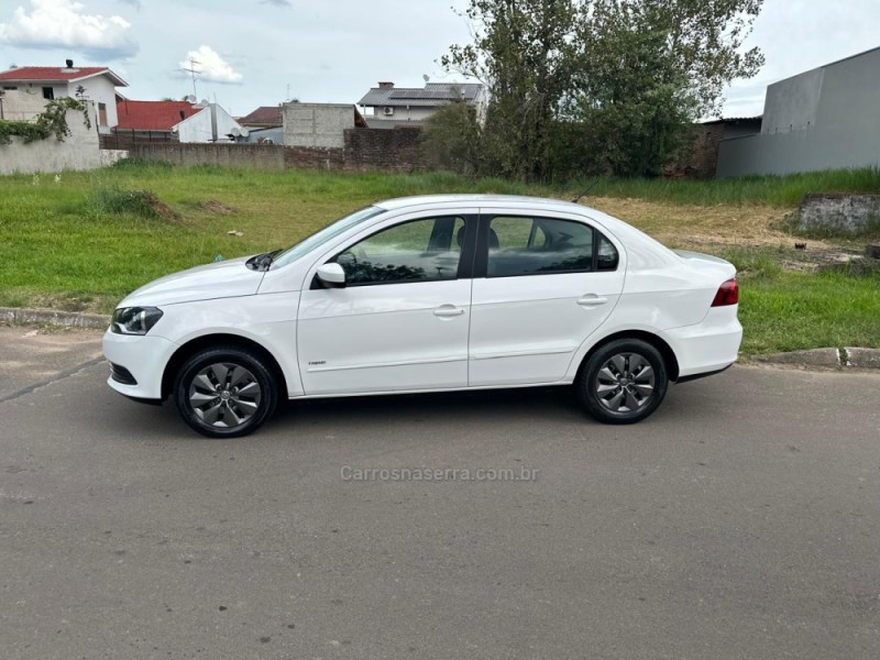 VOYAGE 1.6 MI TREND 8V FLEX 4P MANUAL - 2013 - CAMPO BOM