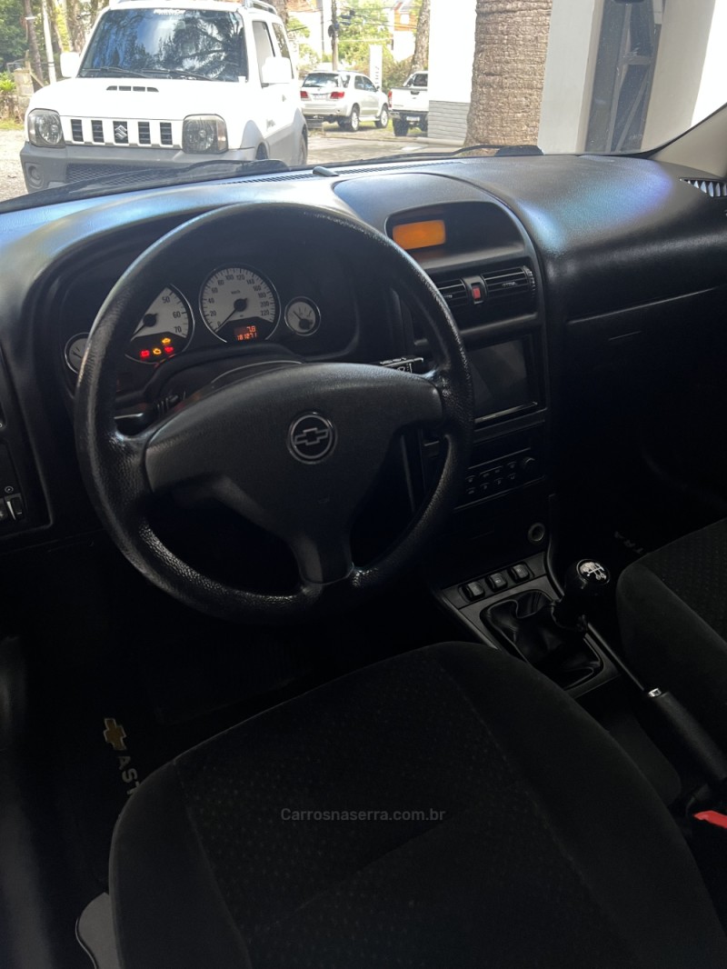 ASTRA 2.0 MPFI ADVANTAGE 8V FLEX 4P MANUAL - 2011 - CANELA