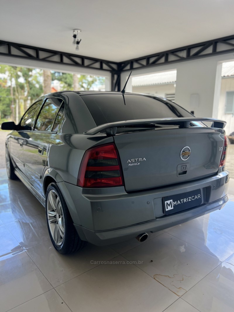 ASTRA 2.0 MPFI ADVANTAGE 8V FLEX 4P MANUAL - 2011 - CANELA