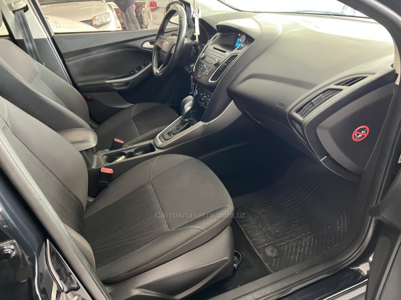 FOCUS 2.0 SE SEDAN 16V FLEX 4P AUTOMÁTICO - 2017 - CAXIAS DO SUL