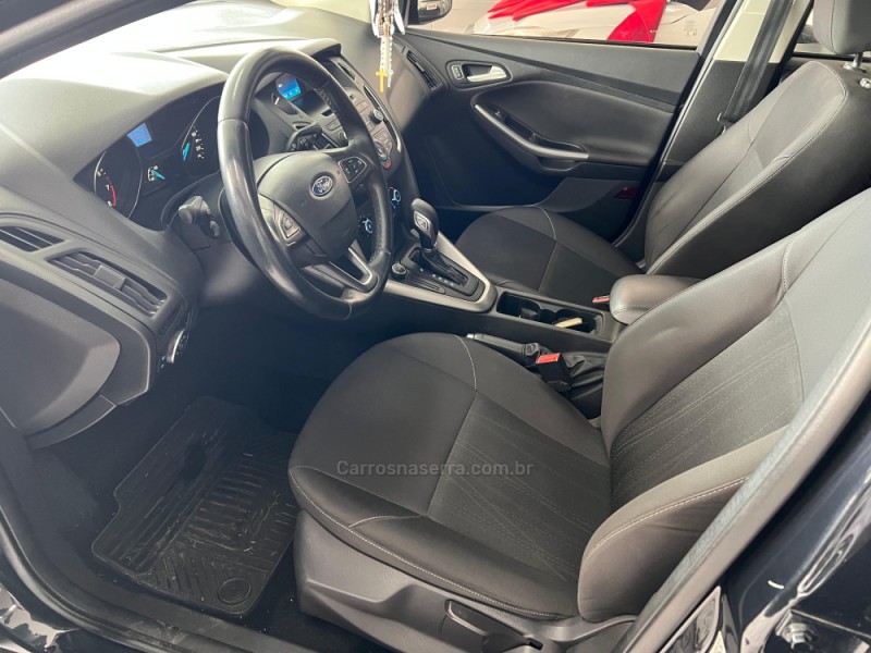 FOCUS 2.0 SE SEDAN 16V FLEX 4P AUTOMÁTICO - 2017 - CAXIAS DO SUL