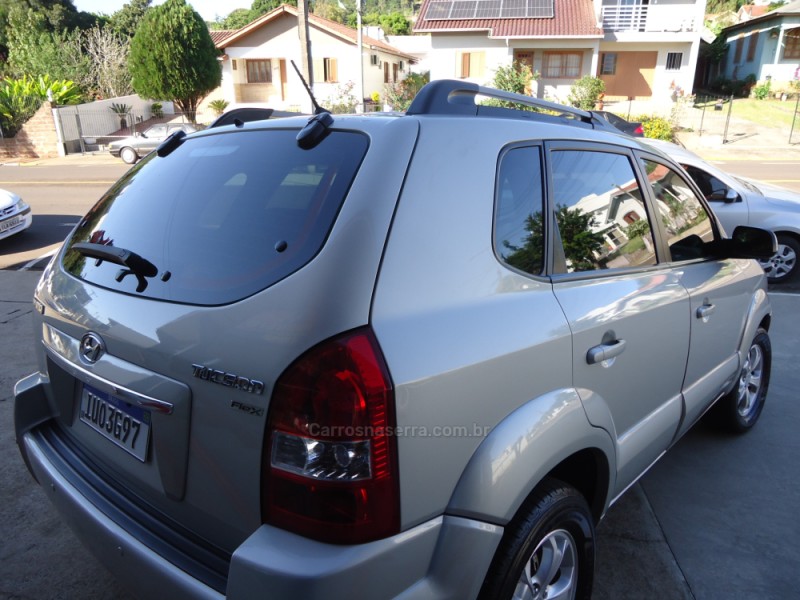 TUCSON 2.0 MPFI GLS BASE 16V 143CV 2WD FLEX 4P AUTOMÁTICO - 2013 - SANTA CLARA DO SUL