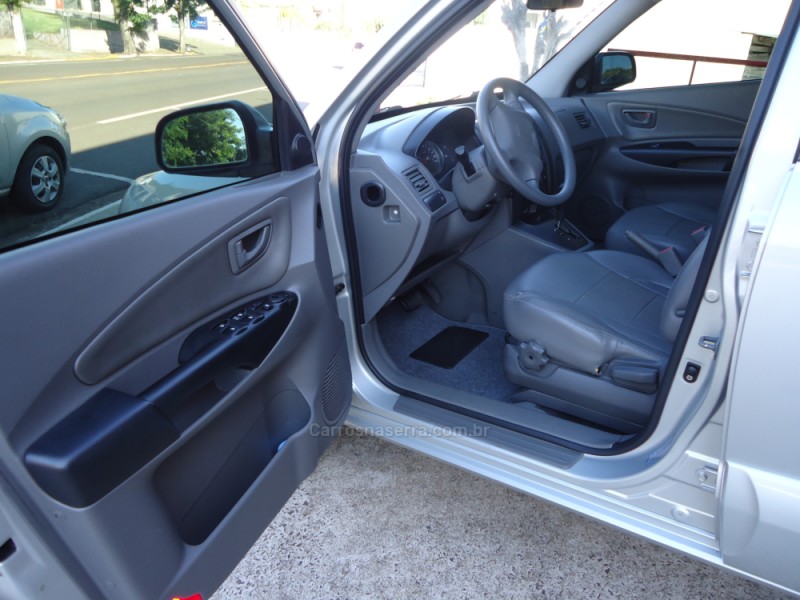 TUCSON 2.0 MPFI GLS BASE 16V 143CV 2WD FLEX 4P AUTOMÁTICO - 2013 - SANTA CLARA DO SUL