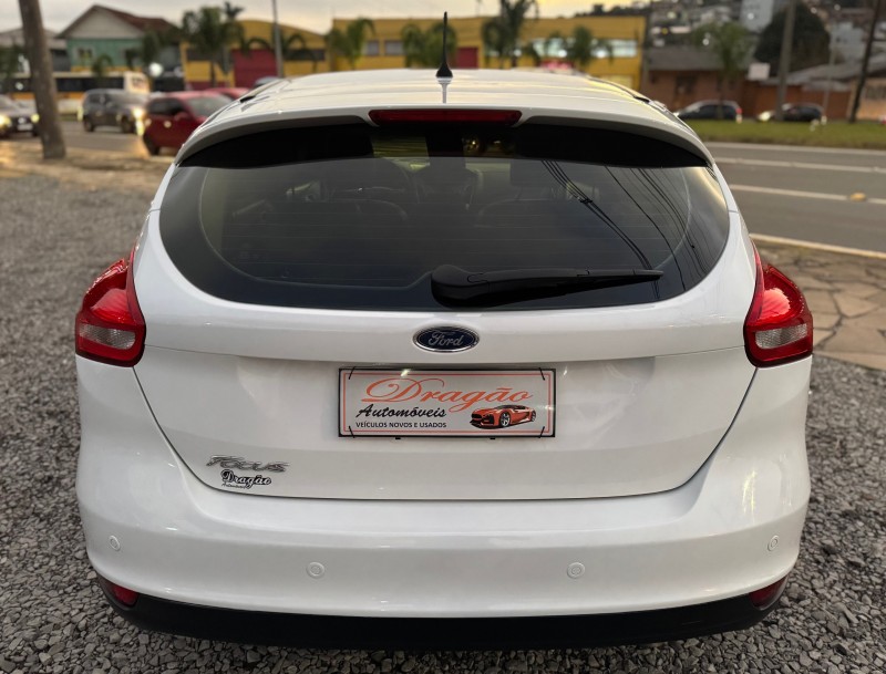 FOCUS 2.0 SE HATCH 16V FLEX 4P AUTO - 2016 - CAXIAS DO SUL