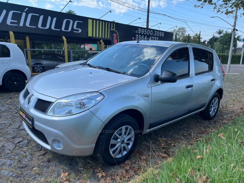 SANDERO 1.0 AUTHENTIQUE 16V FLEX 4P MANUAL - 2010 - DOIS IRMãOS