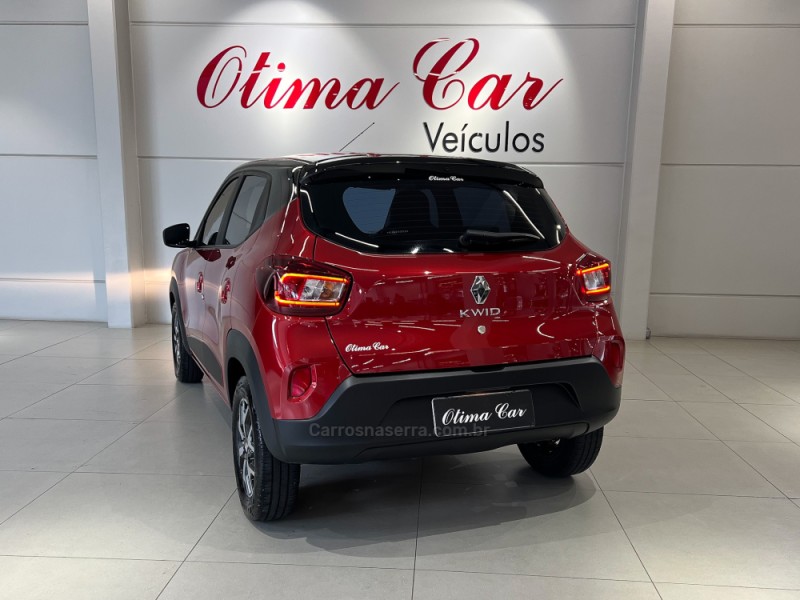 KWID 1.0 12V SCE FLEX INTENSE MANUAL - 2024 - FLORES DA CUNHA