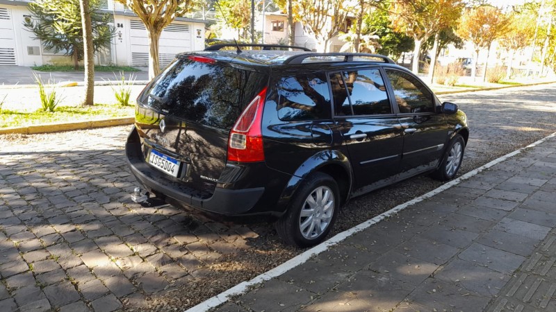 MÉGANE 1.6 DYNAMIQUE GRAND TOUR 16V FLEX 4P MANUAL - 2012 - FARROUPILHA