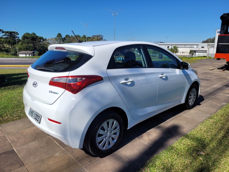HB20 1.6 COMFORT PLUS 16V FLEX 4P MANUAL - 2014 - CARLOS BARBOSA