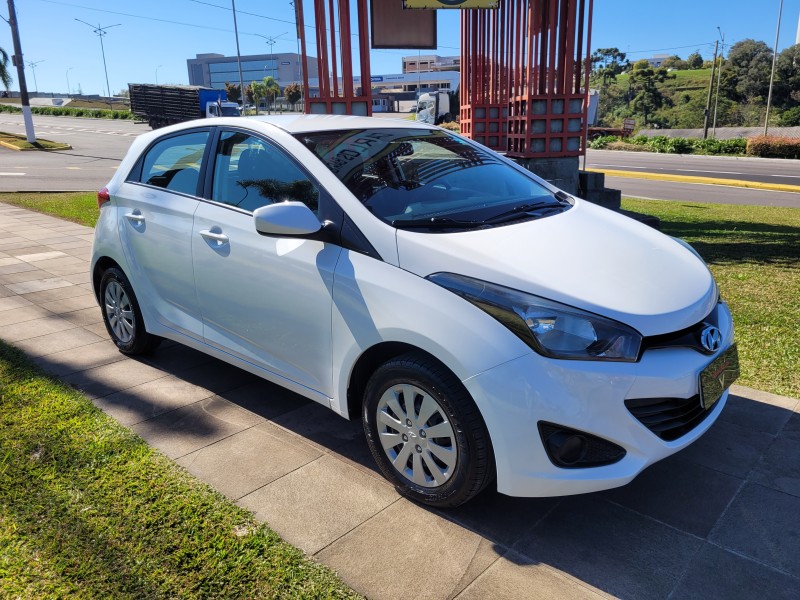 HB20 1.6 COMFORT PLUS 16V FLEX 4P MANUAL - 2014 - CARLOS BARBOSA