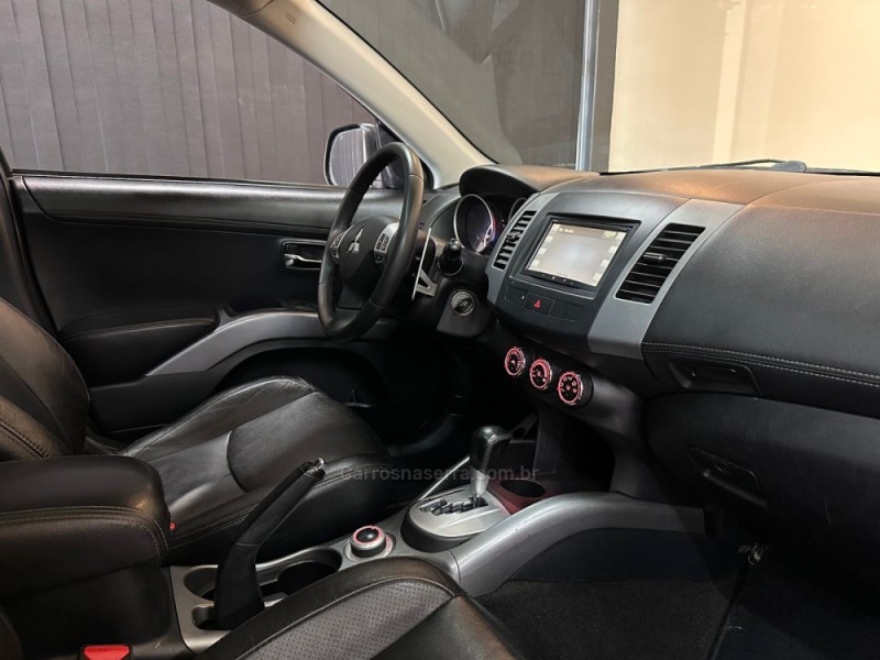 OUTLANDER 3.0 GT 4X4 V6 24V GASOLINA 4P AUTOMÁTICO - 2012 - NOVO HAMBURGO