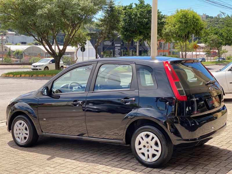 FIESTA 1.0 ROCAM SE 8V FLEX 4P MANUAL - 2014 - CAXIAS DO SUL