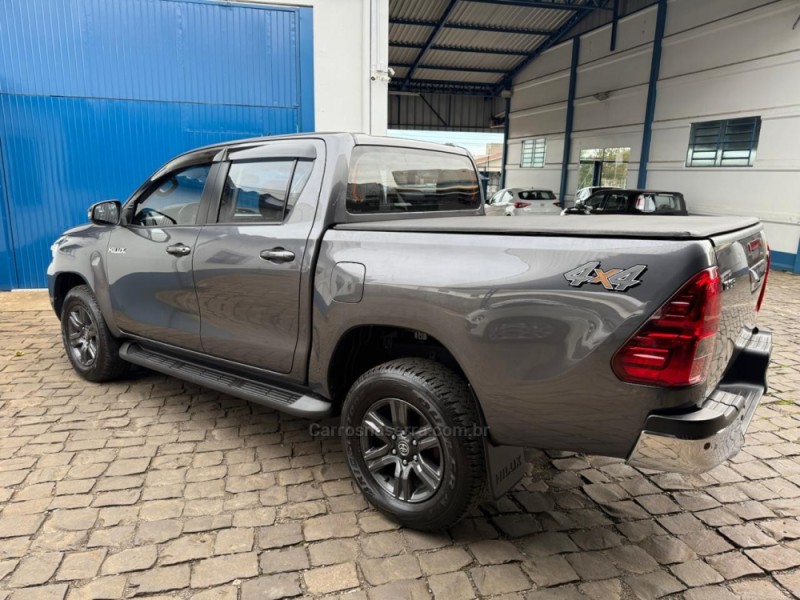 HILUX 2.8 SR 4X4 CD 16V DIESEL 4P AUTOMÁTICO - 2022 - VACARIA