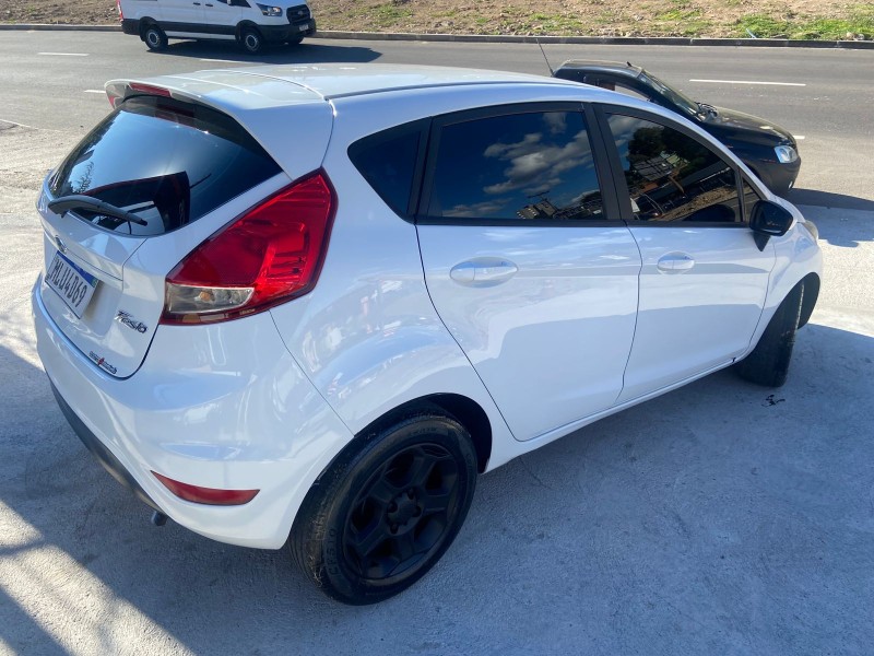 FIESTA 1.5 SE HATCH 16V FLEX 4P MANUAL - 2012 - CAXIAS DO SUL