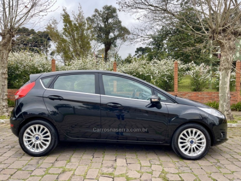 FIESTA 1.6 TITANIUM HATCH 16V FLEX 4P AUTOMÁTICO - 2017 - BENTO GONçALVES