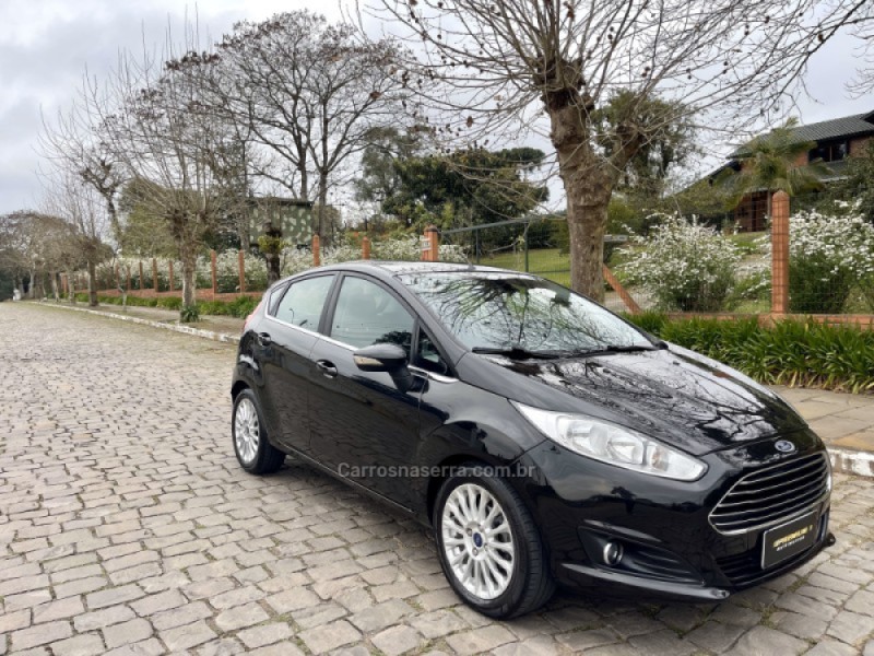 FIESTA 1.6 TITANIUM HATCH 16V FLEX 4P AUTOMÁTICO - 2017 - BENTO GONçALVES