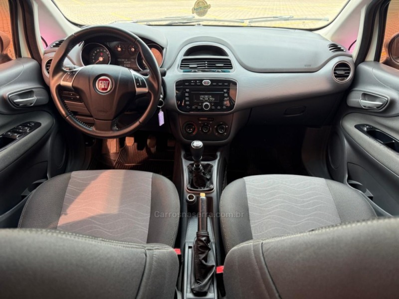 PUNTO 1.4 ATTRACTIVE ITALIA 8V FLEX 4P MANUAL - 2016 - VACARIA