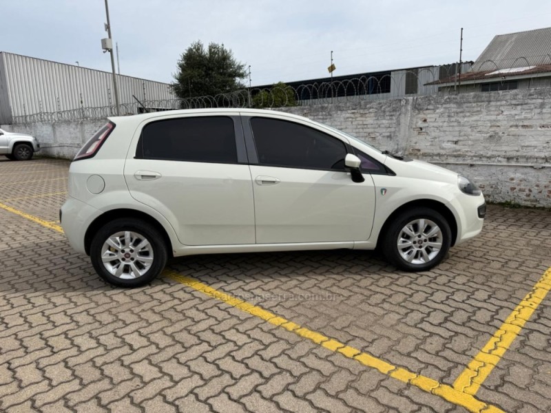 PUNTO 1.4 ATTRACTIVE ITALIA 8V FLEX 4P MANUAL - 2016 - VACARIA