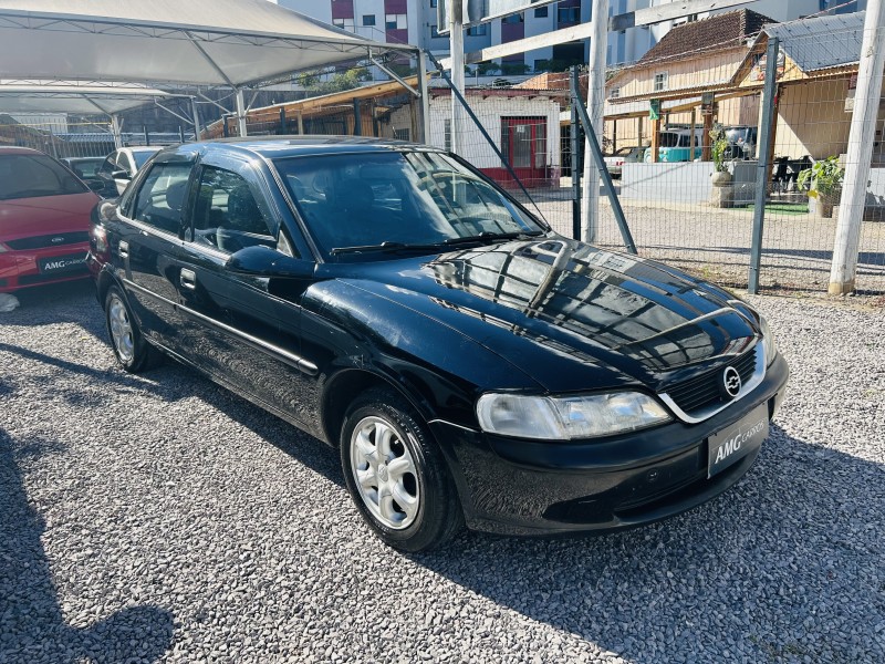 VECTRA 2.2 MPFI GLS 8V GASOLINA 4P MANUAL - 1998 - CAXIAS DO SUL