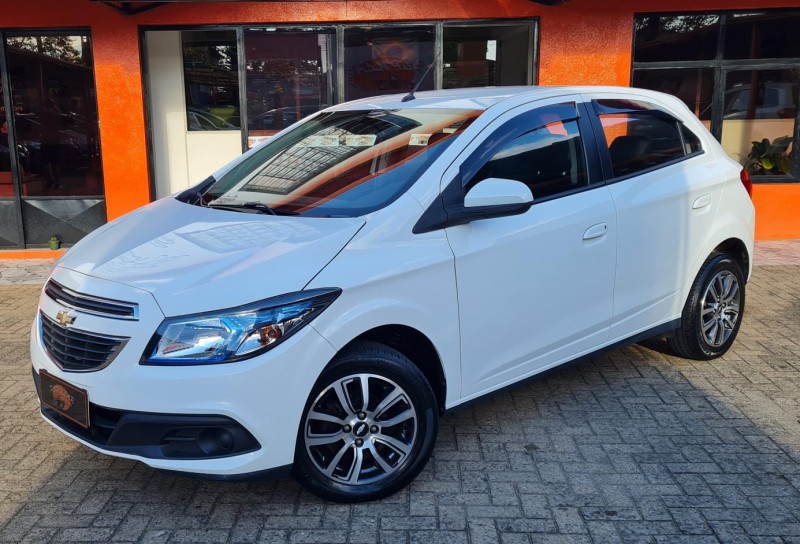 ONIX 1.4 MPFI LT 8V FLEX 4P MANUAL - 2015 - CANELA