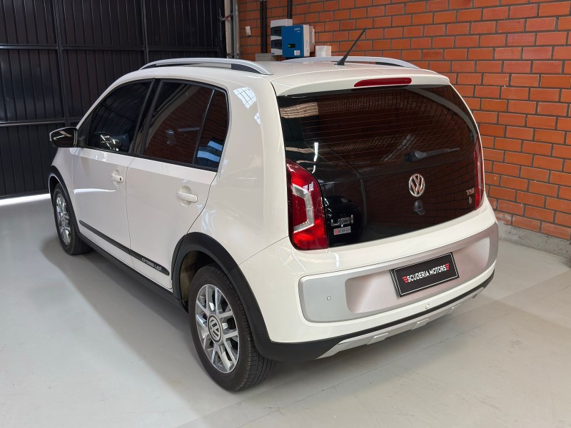 UP 1.0 TSI CROSS 12V FLEX 4P MANUAL - 2017 - BENTO GONçALVES