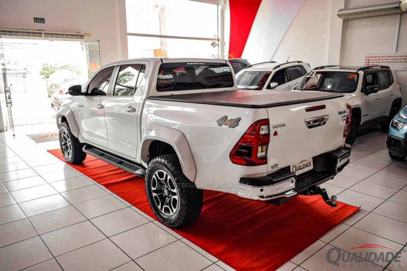 HILUX 2.8 SRX PLUS 4X4 CD TURBO DIESEL 4P AUTOMÁTICO - 2024 - SANTA CRUZ DO SUL