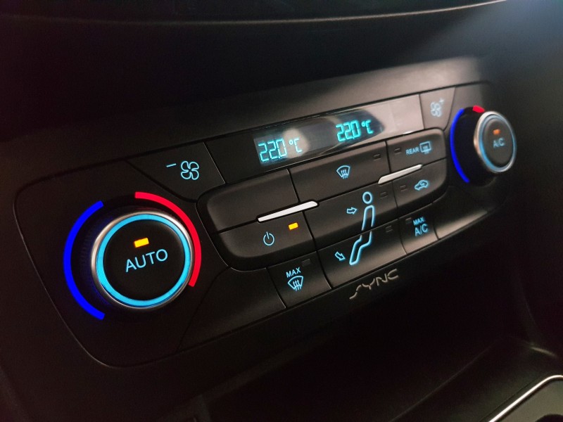FOCUS 2.0 TITANIUM 16V FLEX 4P AUTOMÁTICO - 2016 - CAXIAS DO SUL