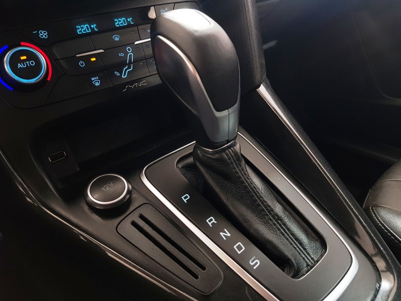 FOCUS 2.0 TITANIUM 16V FLEX 4P AUTOMÁTICO - 2016 - CAXIAS DO SUL