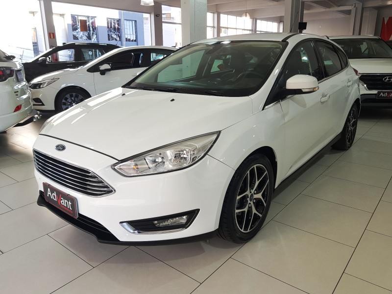 focus 2.0 titanium 16v flex 4p automatico 2016 caxias do sul
