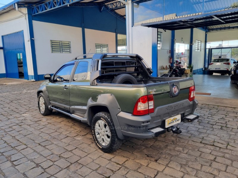 STRADA 1.8 MPI ADVENTURE LOCKER CD 8V FLEX 2P MANUAL - 2010 - VACARIA