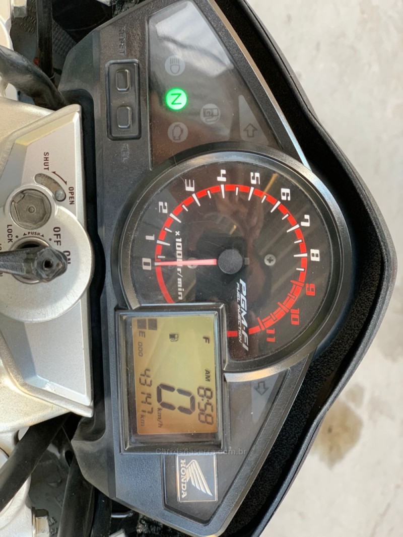 CB 300R ABS - 2015 - CAXIAS DO SUL
