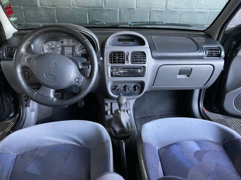 CLIO 1.0 PRIVILÉGE SEDAN 16V FLEX 4P MANUAL - 2002 - CAXIAS DO SUL