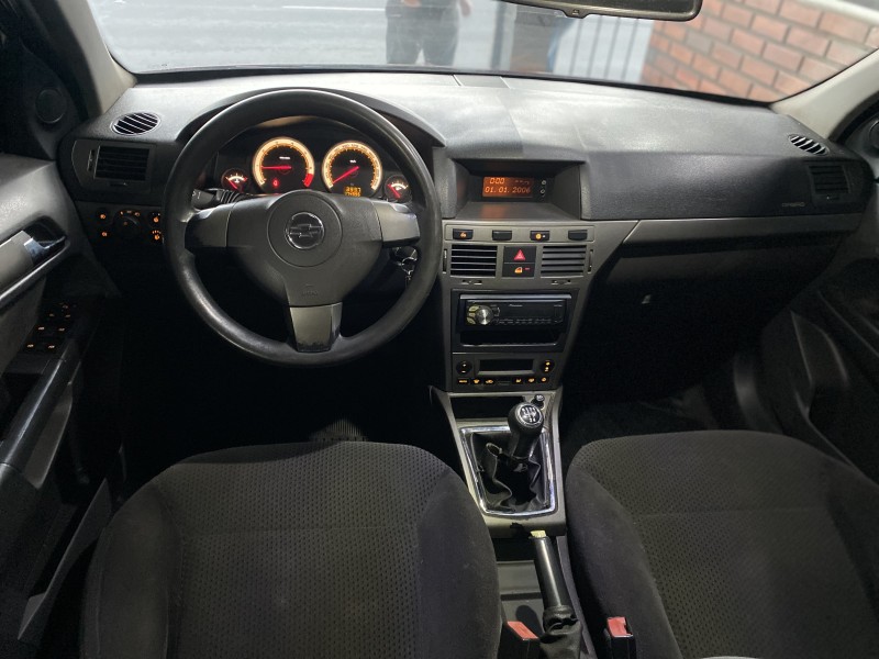 VECTRA 2.0 MPFI GT HATCH 8V FLEX 4P MANUAL - 2009 - CAXIAS DO SUL