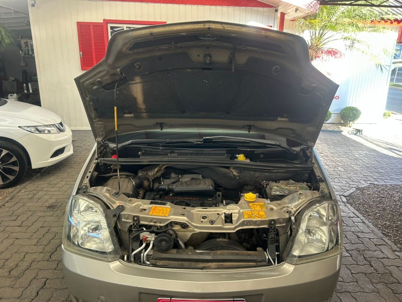 MERIVA 1.8 MPFI CD 8V GASOLINA 4P MANUAL - 2003 - TRêS COROAS