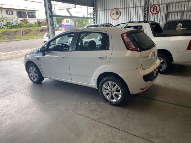 PUNTO 1.4 ATTRACTIVE ITALIA 8V FLEX 4P MANUAL - 2016 - FLORES DA CUNHA