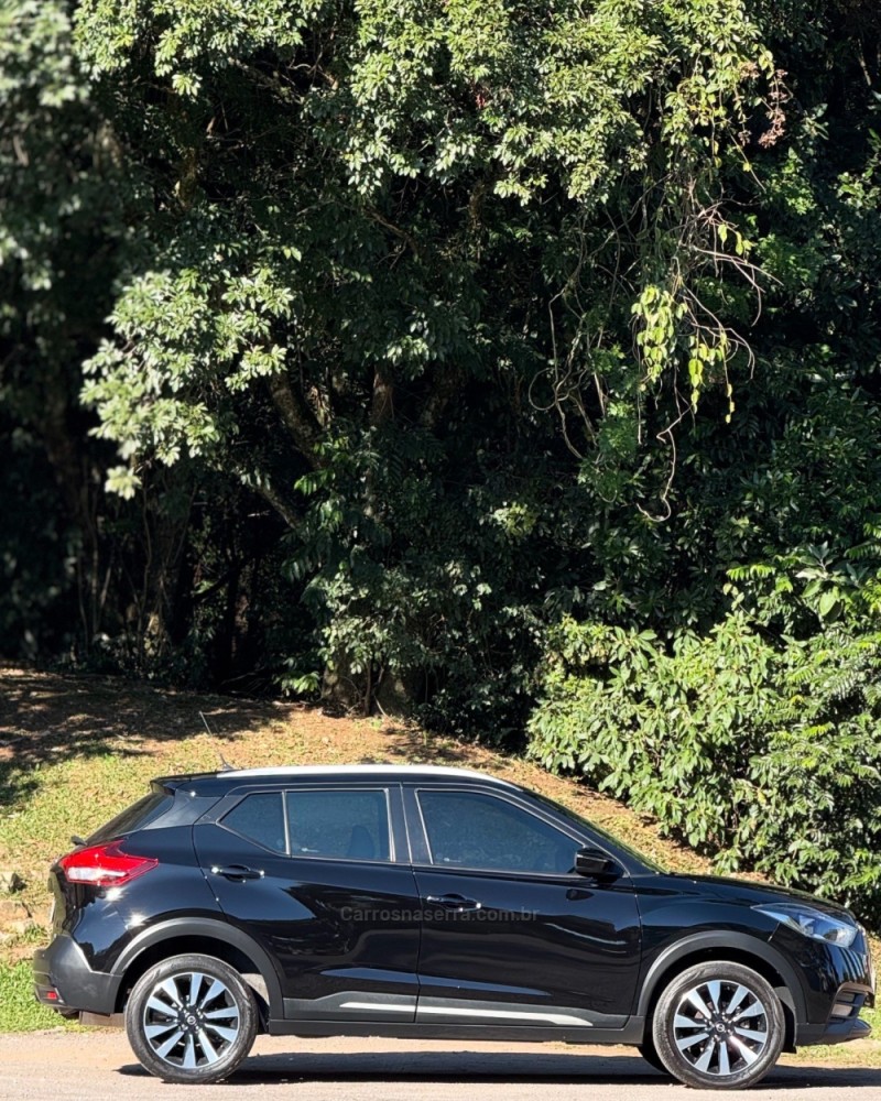 KICKS 1.6 16V FLEX SV 4P XTRONIC - 2021 - FARROUPILHA