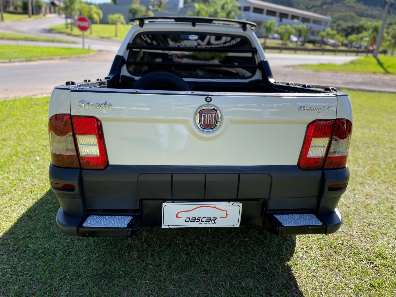 STRADA 1.4 MPI WORKING CE 8V FLEX 2P MANUAL - 2013 - BOM PRINCíPIO