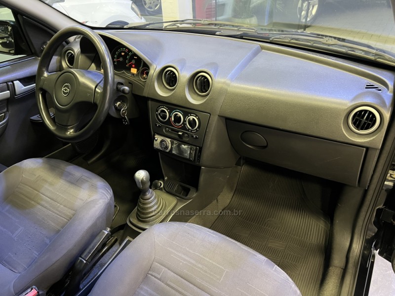 PRISMA 1.4 MPFI MAXX 8V FLEX 4P MANUAL - 2007 - ESTâNCIA VELHA