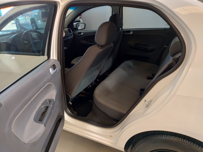 VOYAGE 1.6 MI TREND 8V FLEX 4P MANUAL - 2013 - BENTO GONçALVES