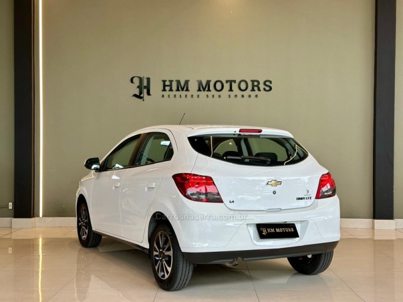 ONIX 1.4 MPFI LTZ 8V FLEX 4P MANUAL - 2014 - CAXIAS DO SUL