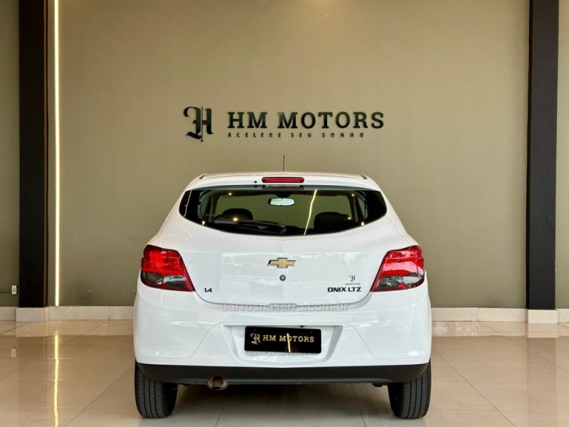 ONIX 1.4 MPFI LTZ 8V FLEX 4P MANUAL - 2014 - CAXIAS DO SUL