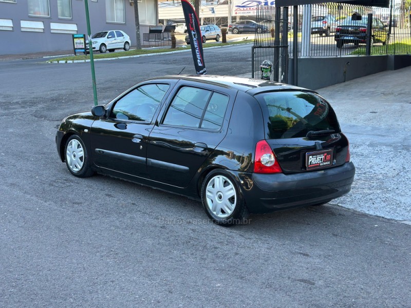 CLIO 1.0 AUTHENTIQUE 8V GASOLINA 4P MANUAL - 2005 - NOVO HAMBURGO