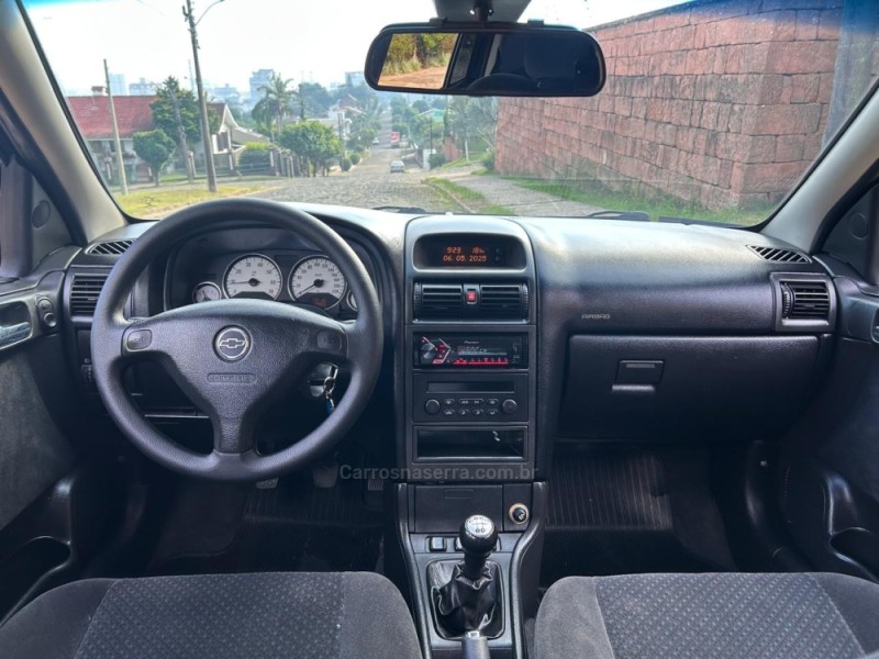 ASTRA 2.0 MPFI ADVANTAGE 8V FLEX 4P MANUAL - 2010 - VENâNCIO AIRES